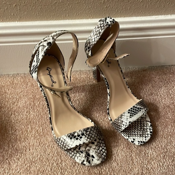 Qupid hurst-01, black/white sexy heel - Picture 6 of 7